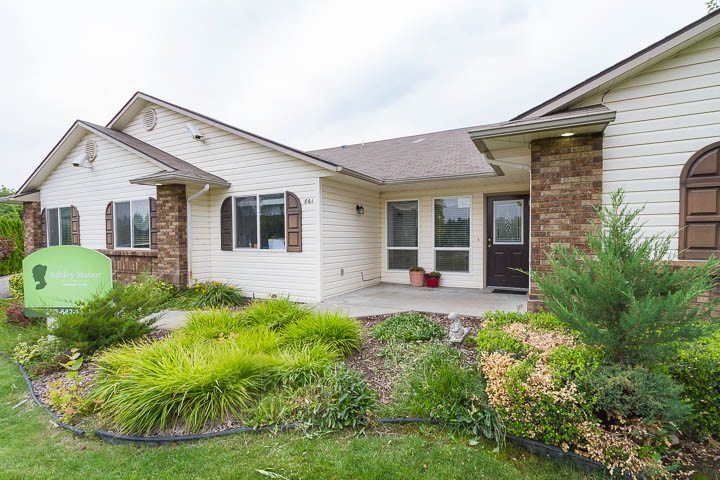 Ashley Manor Beverly Hills, Payette, ID 1
