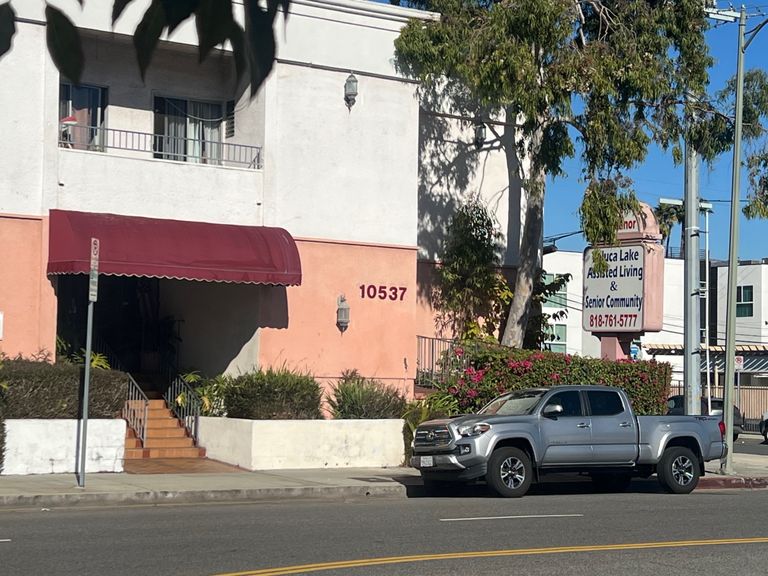 Fine Gold Manor Retirement, North Hollywood, CA 1