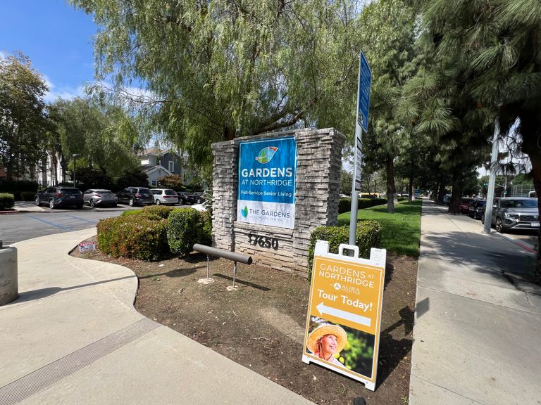 Magnolia Gardens Convalescent Hospital, Granada Hills, CA 1