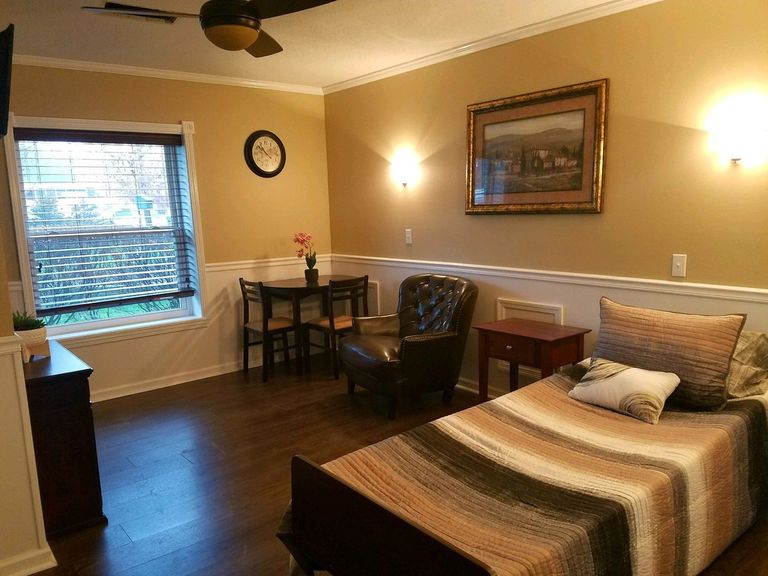 Brockford Inn, Granite Falls, NC 3