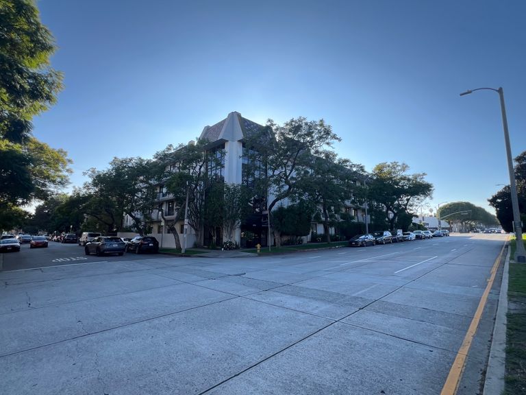 The Pinnacles at Burton - South, Los Angeles, CA 2