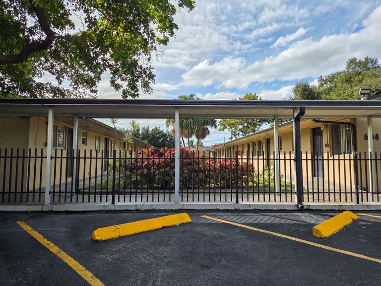 Avalon Park Retirement Residence, Hollywood, FL 2