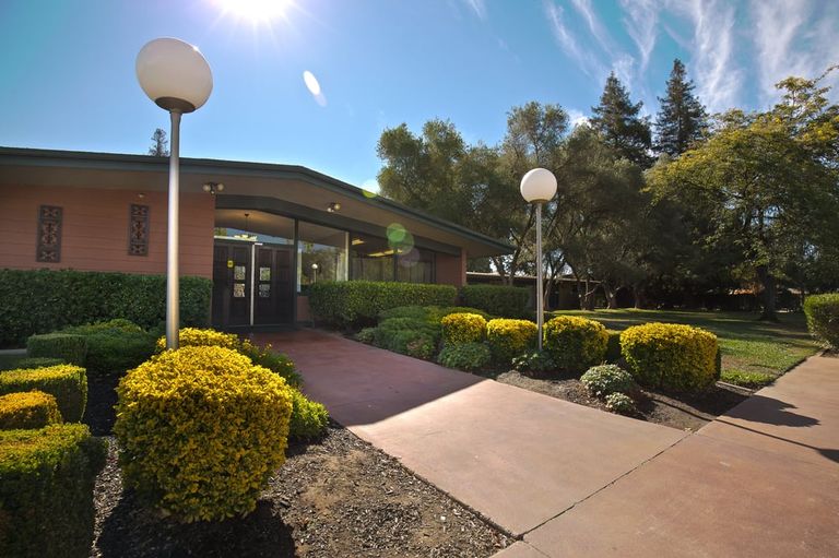 Windsor Elk Grove Care and Rehabilitation Center, Elk Grove, CA 2