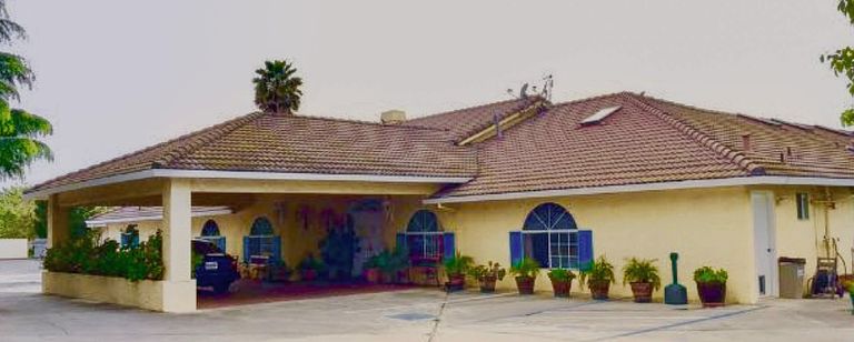 Whispering Pines Inn, Hollister, CA 1