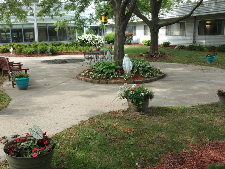 Bishop Drumm Retirement Center, Johnston, IA 3