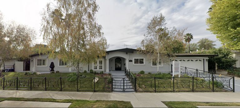 Chateau Le Petite III, Woodland Hills, CA 1
