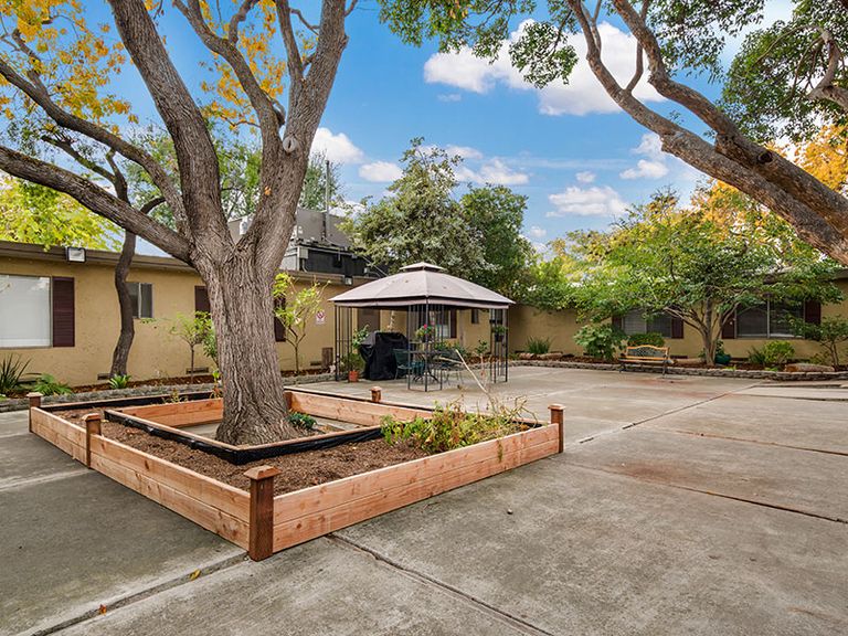 Courtyard Care Center - San Jose, San Jose, CA 2