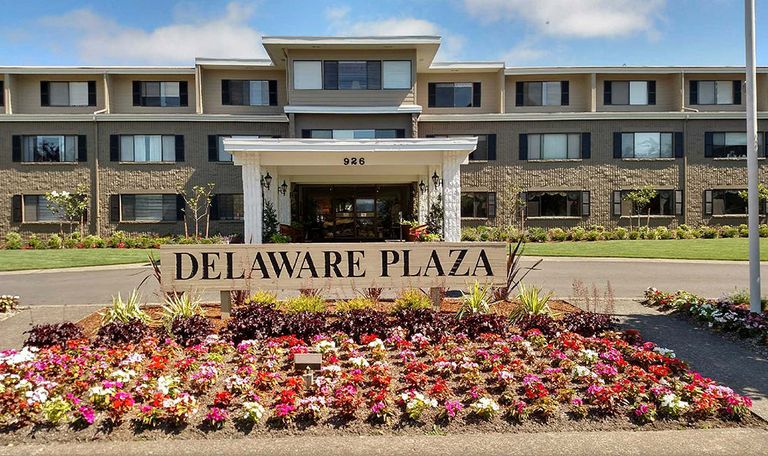 Delaware Plaza, Longview, WA 1