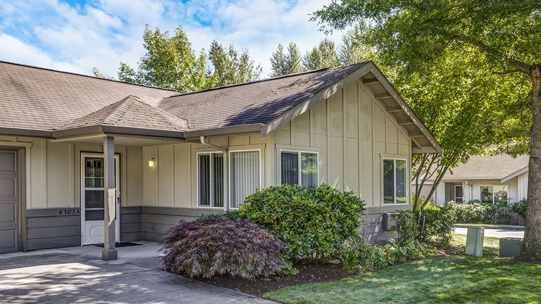 Holiday Willow Gardens, Puyallup, WA 3