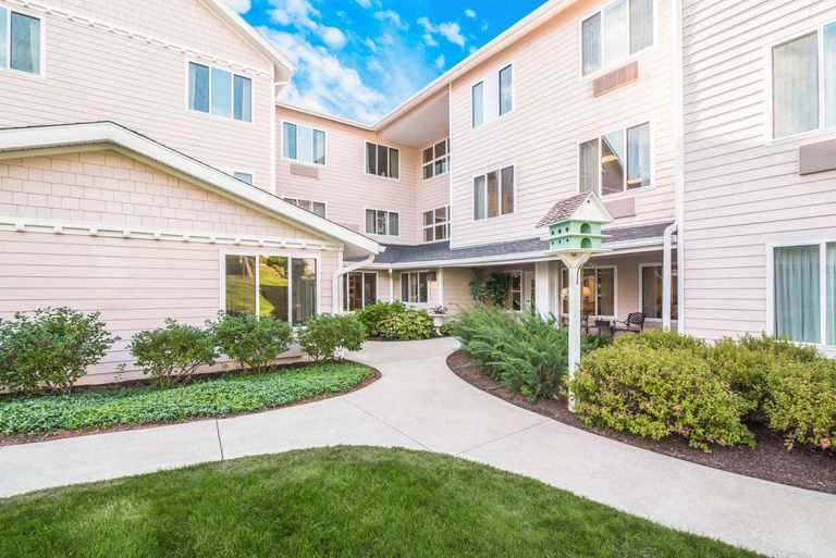 Holiday Maple Suites, Dover, NH 2