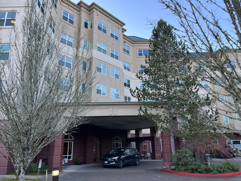 Miramont Pointe Senior Living, Clackamas, OR 1