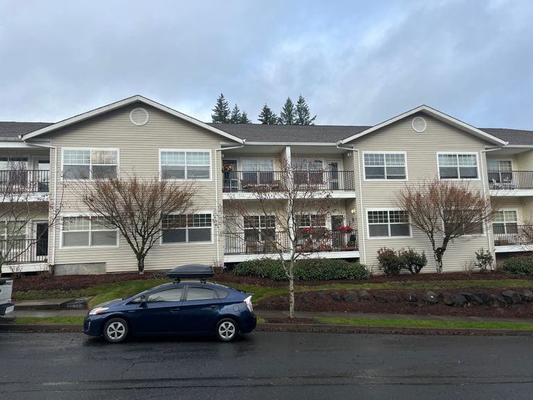 Cascadia Village Senior Living by Cogir, Sandy, OR 1