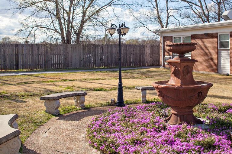Cottage of the Shoals, Tuscumbia, AL 1