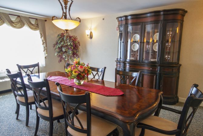 Oak Creek Place Assisted Living Community, South Milwaukee, WI 3