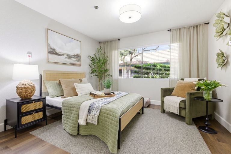 Carlton Senior Living Orangevale offers comfortable apartment living, delicious dining, engaging activities, and supportive care.