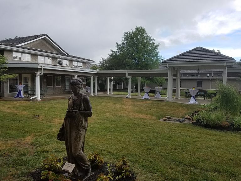Colonial Oaks Senior Living at Leawood, Leawood, KS 3