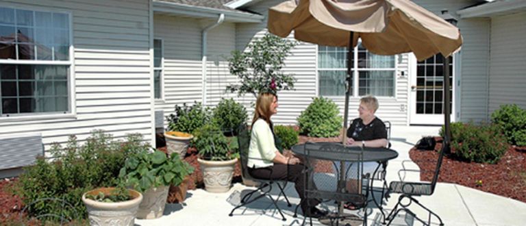 Manor Court Of Freeport, Freeport, IL 3