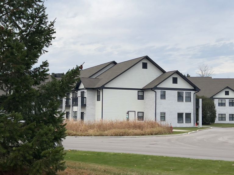 Charter Senior Living of Mequon, Mequon, WI 1