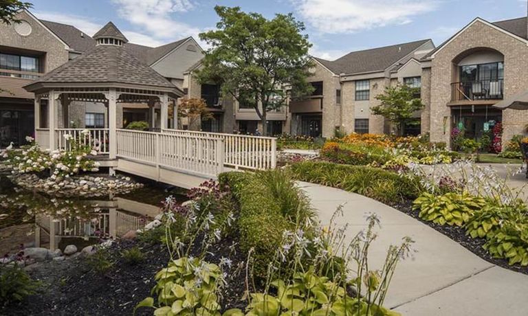 Waltonwood at University II, Rochester Hills, MI 1