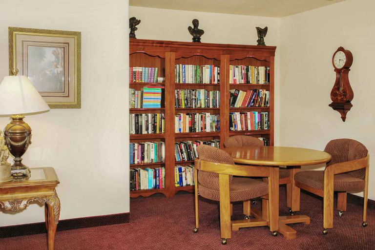 The Woods At Holly Tree Gracious Retirement Living, Wilmington, NC 2
