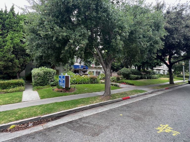 Regency Park Oak Knoll, Pasadena, CA 3