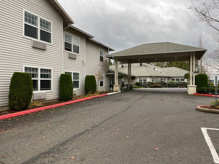 Tanner Spring Assisted Living, West Linn, OR 3