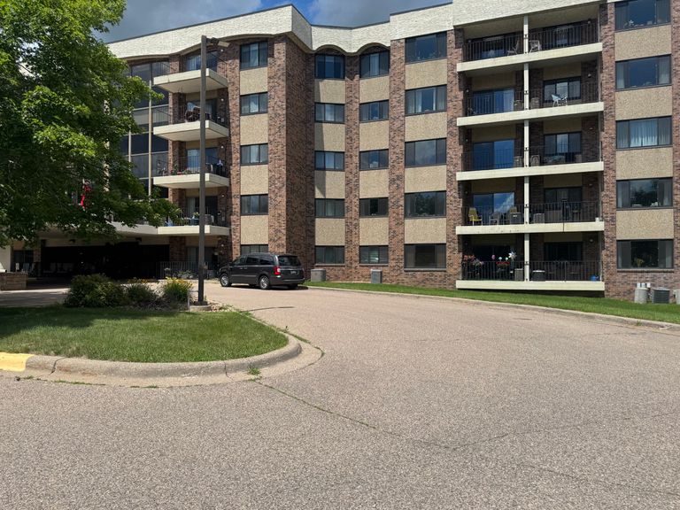 Apple Valley Villa, Apple Valley, MN 3