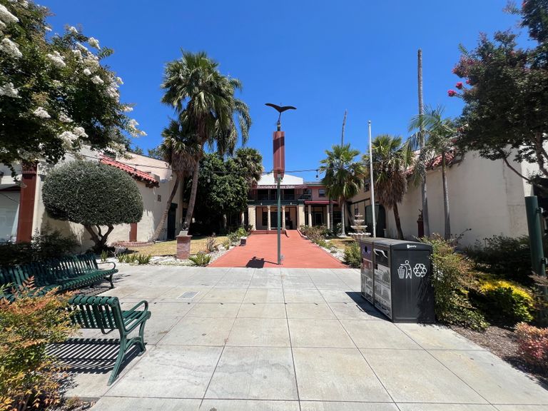 Henrietta's Leven Oaks By Serenity Care Health, Monrovia, CA 1