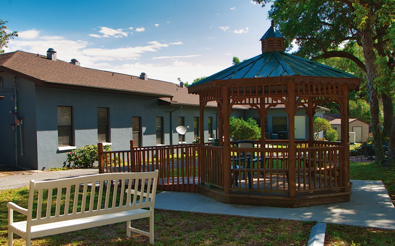 LAKELAND MANOR ALF photo 4